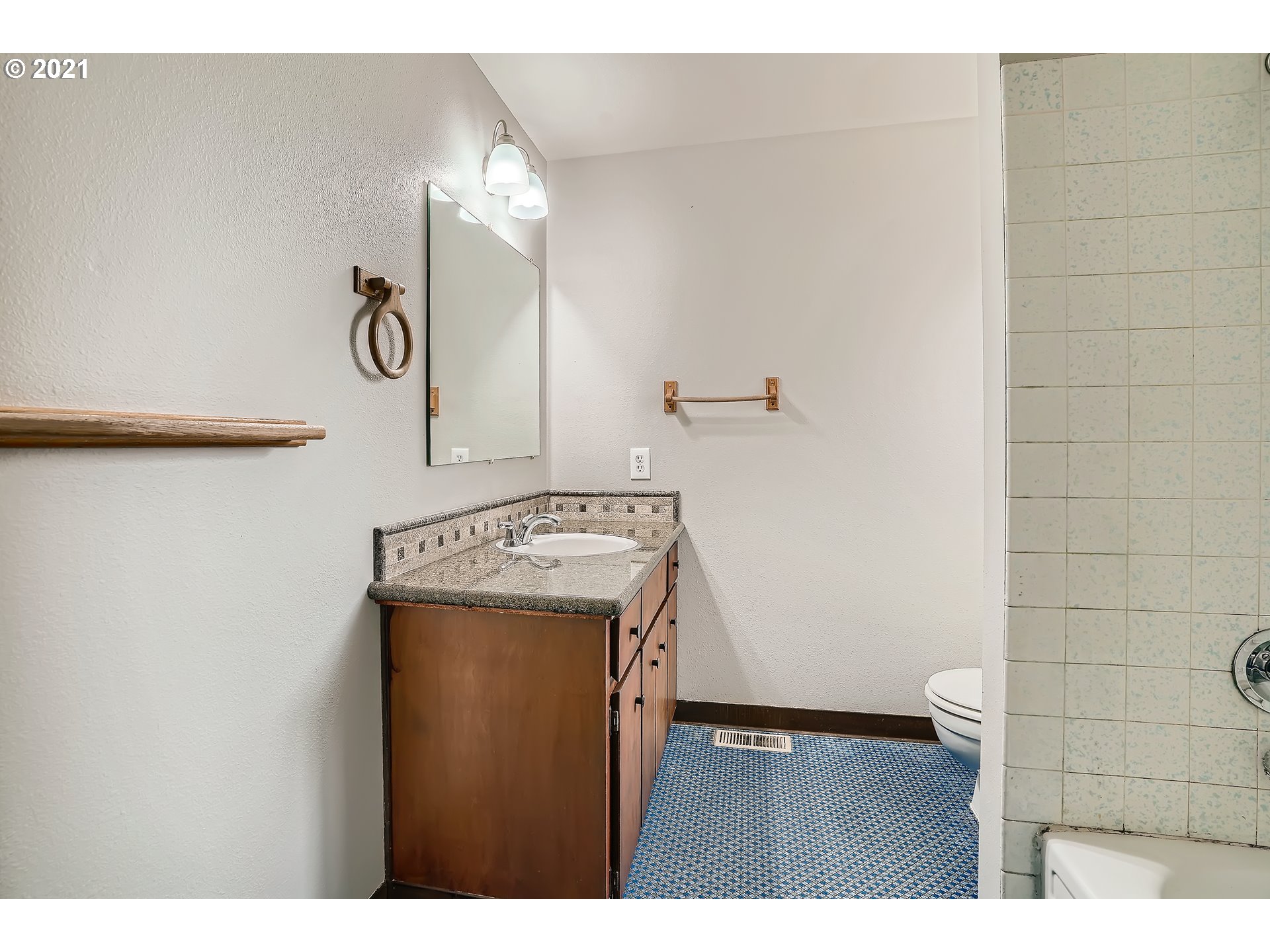 19315 Southwest Murphy Street Aloha, OR 97078 - Photo 27 of 32 Gallery Image 27