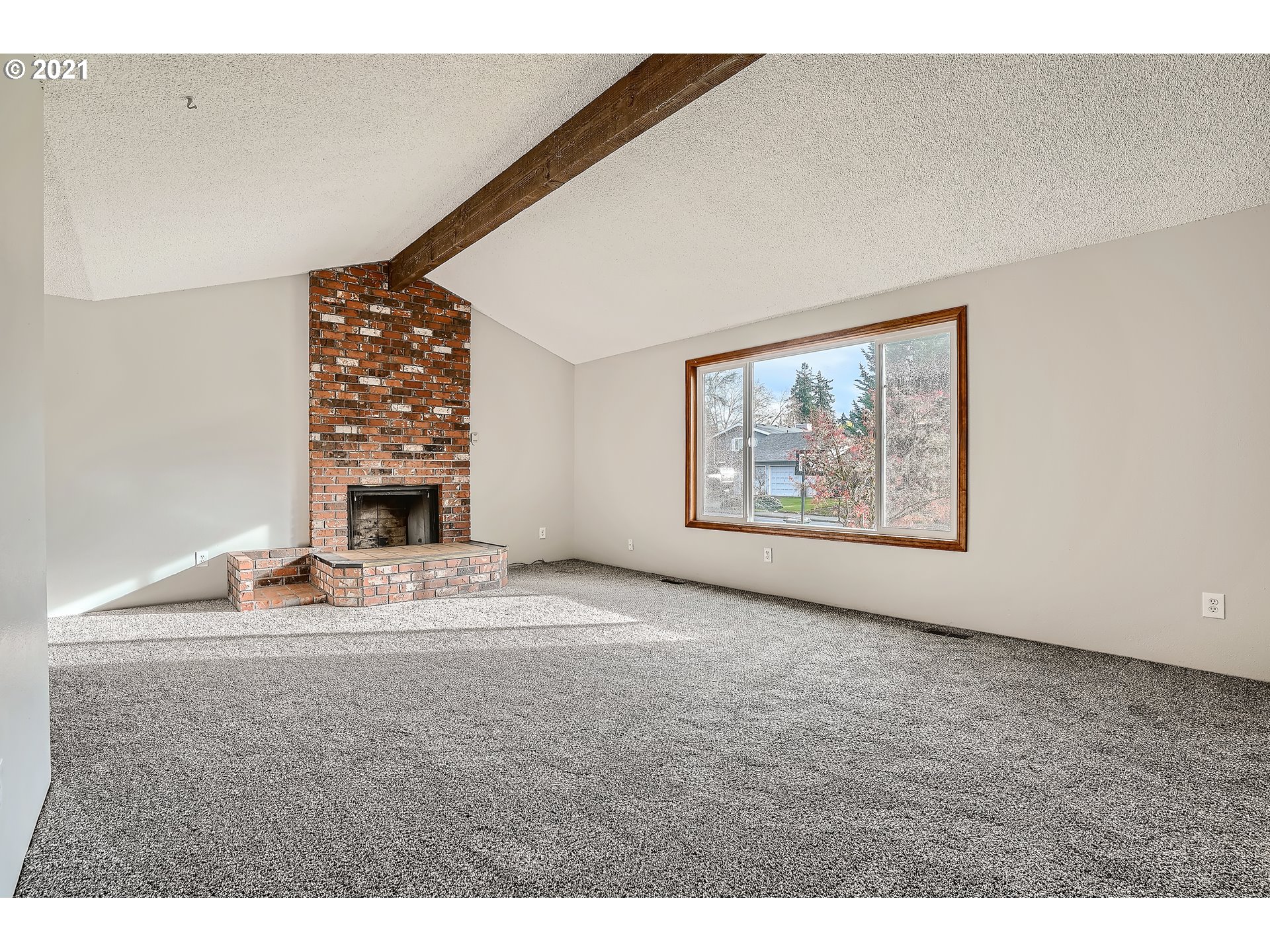 19315 Southwest Murphy Street Aloha, OR 97078 - Photo 6 of 32 Gallery Image 6