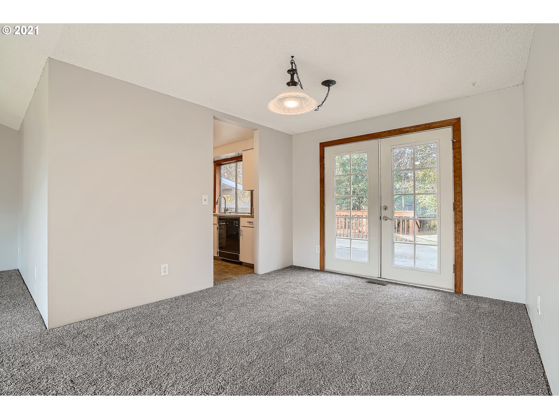 19315 Southwest Murphy Street Aloha, OR 97078 - Photo 9 of 32 Gallery Image 9