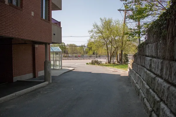 $2,990 | 1522 VFW Parkway, Unit 504, Boston, MA 02132