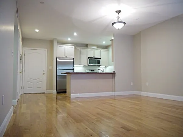 $2,990 | 1522 VFW Parkway, Unit 504, Boston, MA 02132