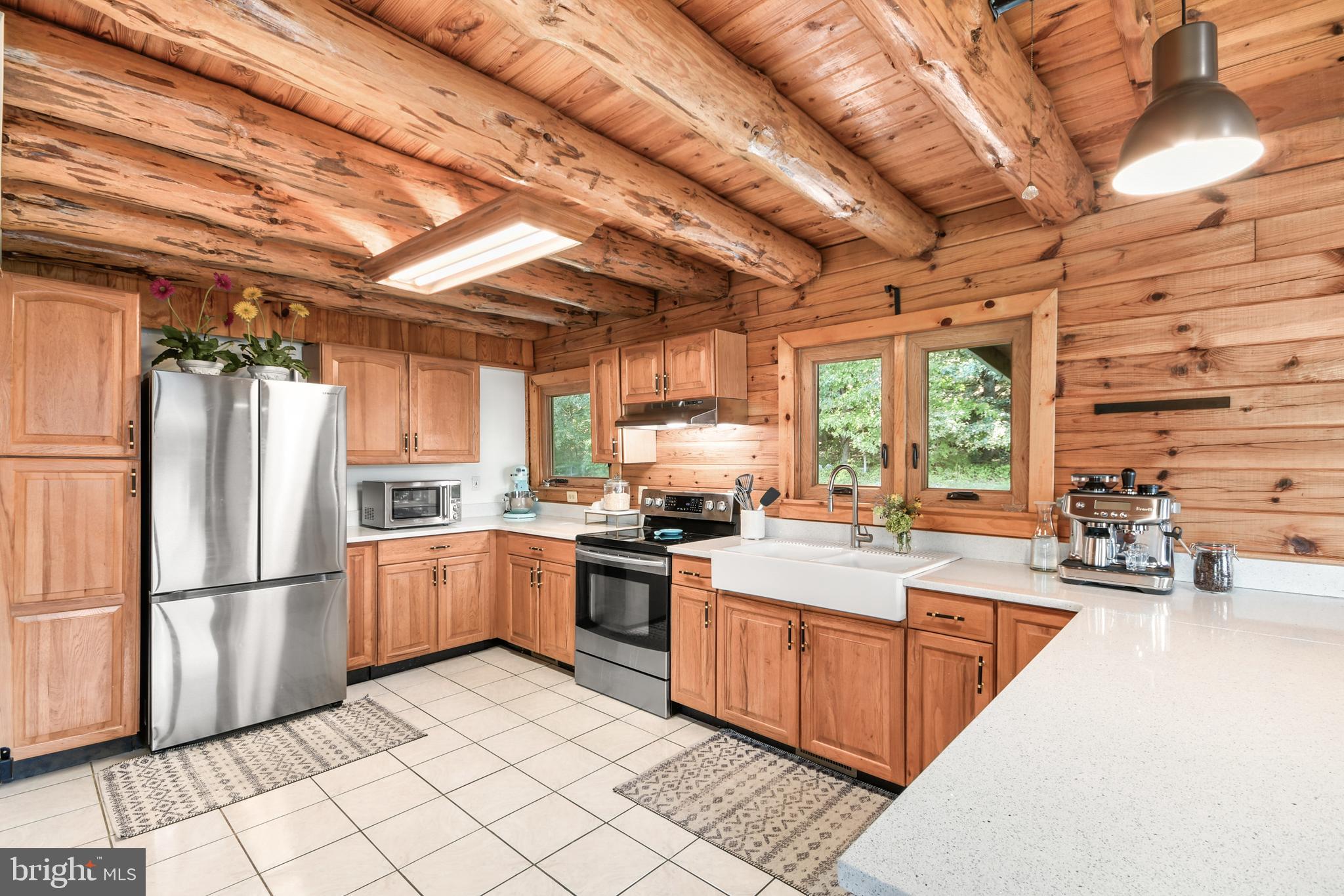 4107 Baker Valley Road Frederick, MD 21704 - Photo 10 of 40 Ceramic floors & newer stainless appliances.