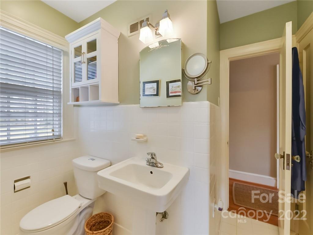 1910 South Wendover Road Charlotte, NC 28211 - Photo 27 of 43 Gallery Image 27