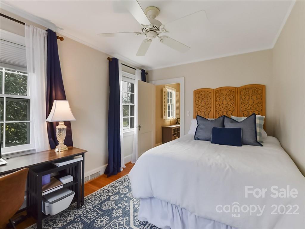 1910 South Wendover Road Charlotte, NC 28211 - Photo 31 of 43 Gallery Image 31
