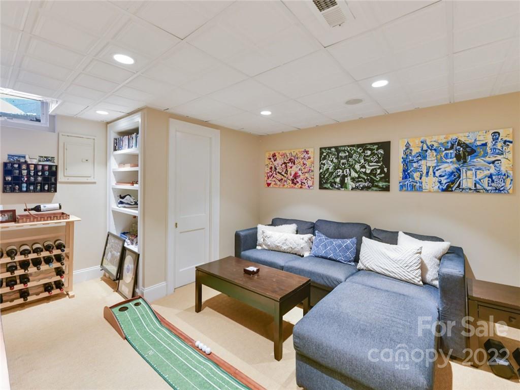 1910 South Wendover Road Charlotte, NC 28211 - Photo 32 of 43 Gallery Image 32