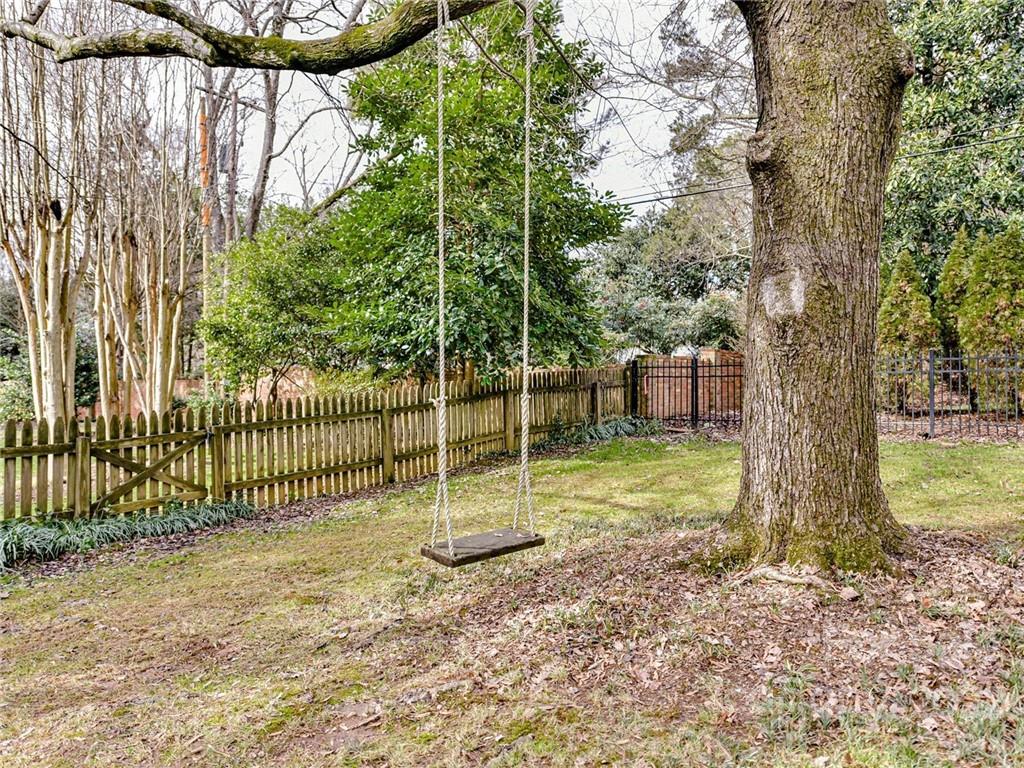 1910 South Wendover Road Charlotte, NC 28211 - Photo 41 of 43 Gallery Image 41