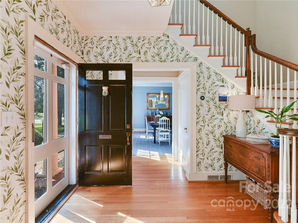 1910 South Wendover Road Charlotte, NC 28211 - Photo 8 of 43 Gallery Image 8