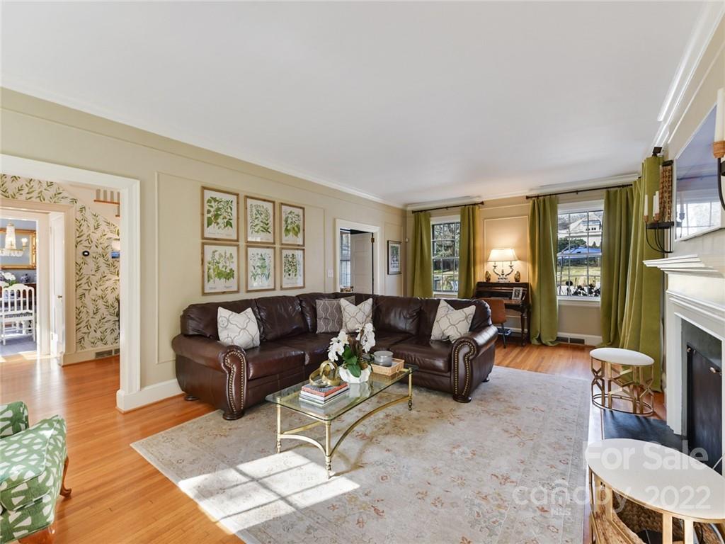 1910 South Wendover Road Charlotte, NC 28211 - Photo 10 of 43 Gallery Image 10