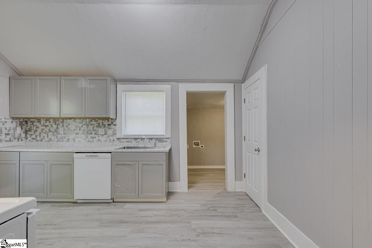 9 North Prince Street Anderson, SC 29624 - Photo 12 of 35