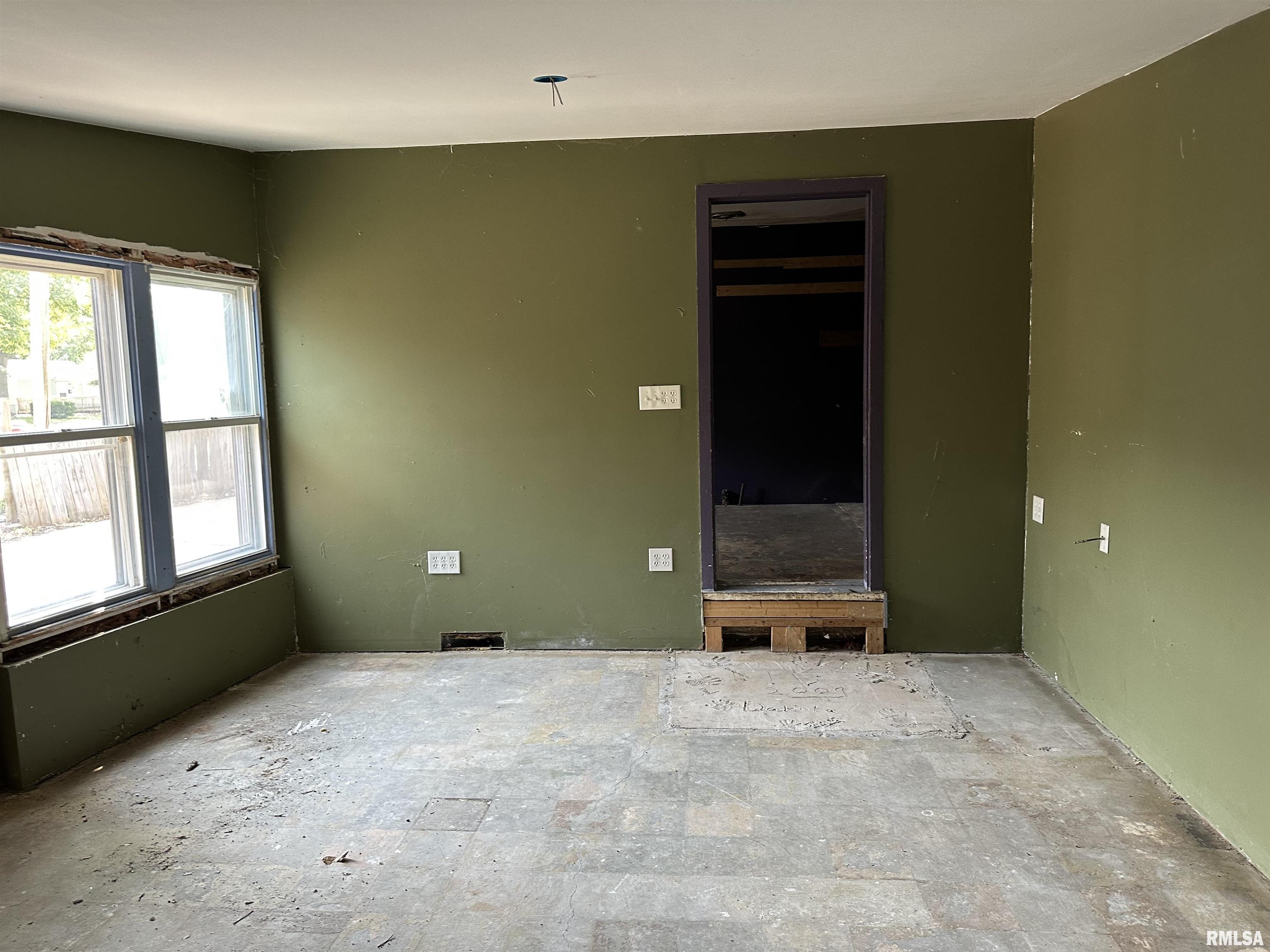 61 Lilac Lane Springfield, IL 62702 - Photo 5 of 21 Gallery Image 5