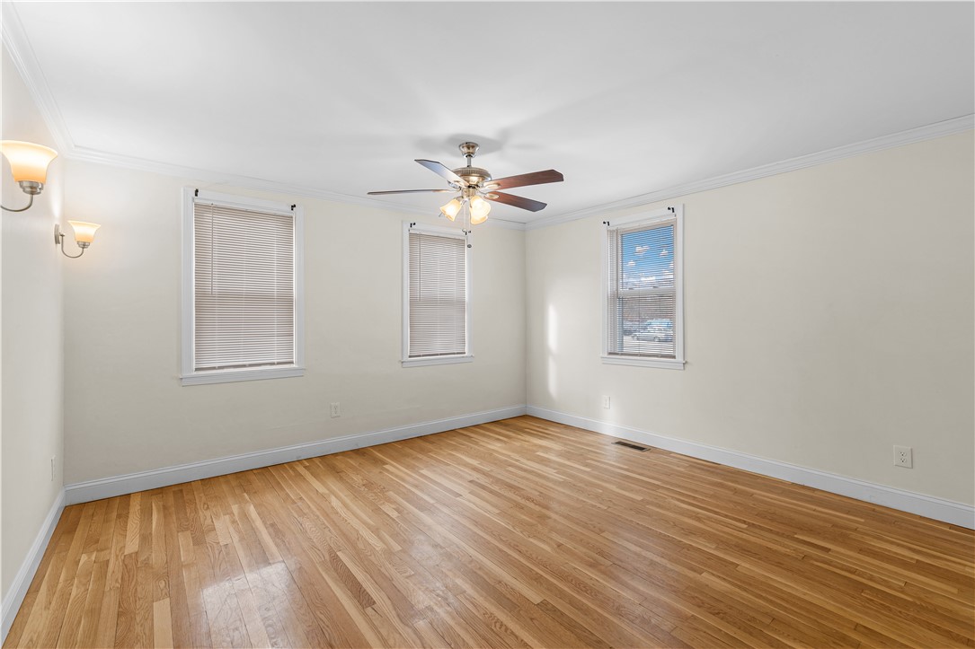 596 Metacom Avenue Warren, RI 02885 - Photo 5 of 12