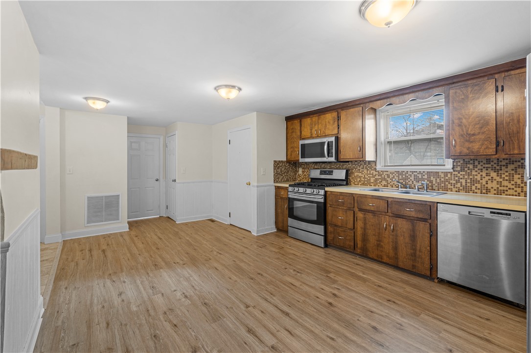 596 Metacom Avenue Warren, RI 02885 - Photo 6 of 12