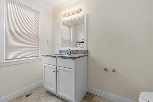$560,000 | 596 Metacom Avenue, Warren, RI 02885