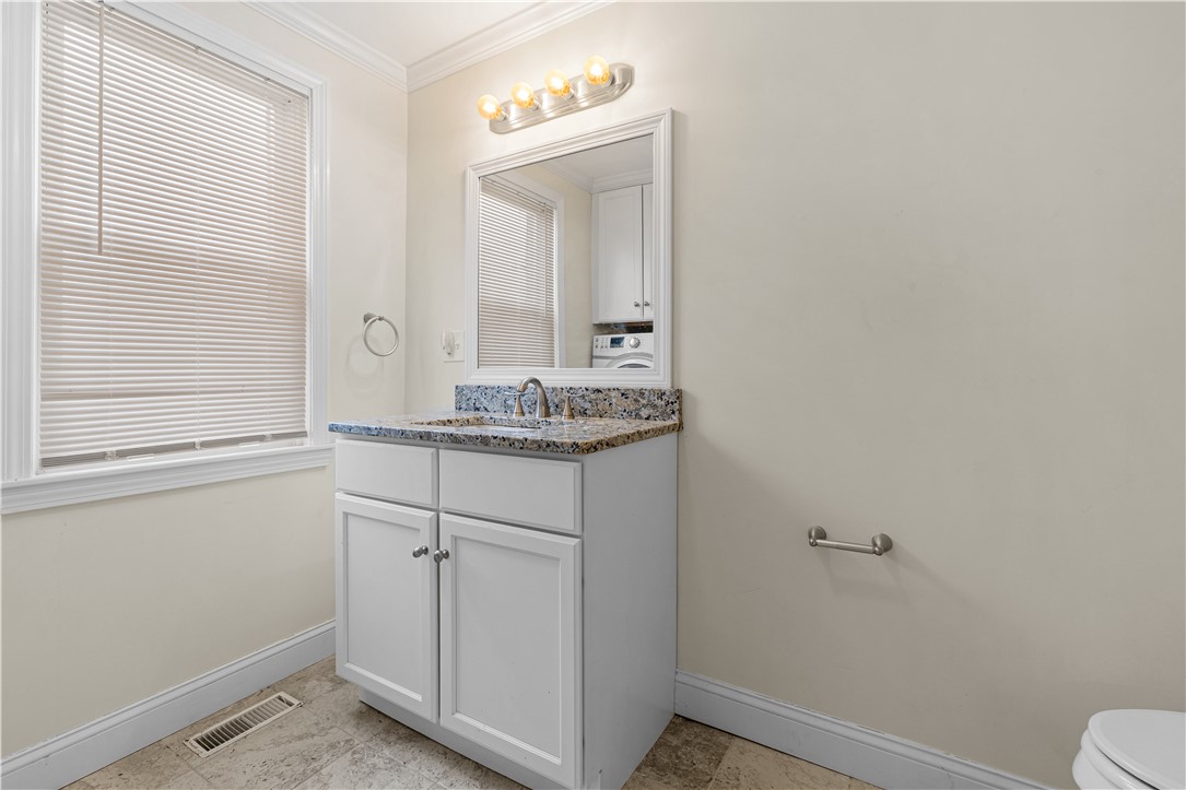 596 Metacom Avenue Warren, RI 02885 - Photo 10 of 12