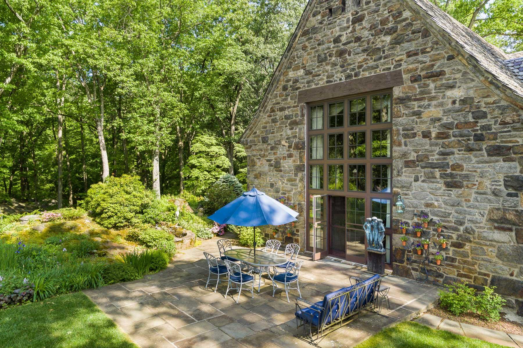 335 Croton Dam Road Ossining, NY 10562 - Photo 5 of 45 View of patio / terrace featuring outdoor dining space