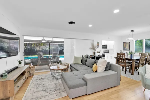 $6,750 | 798 East Boca Raton Road, Boca Raton, FL 33432