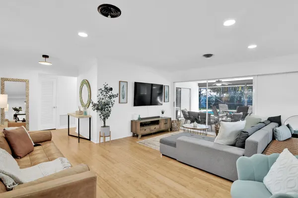 $6,750 | 798 East Boca Raton Road, Boca Raton, FL 33432