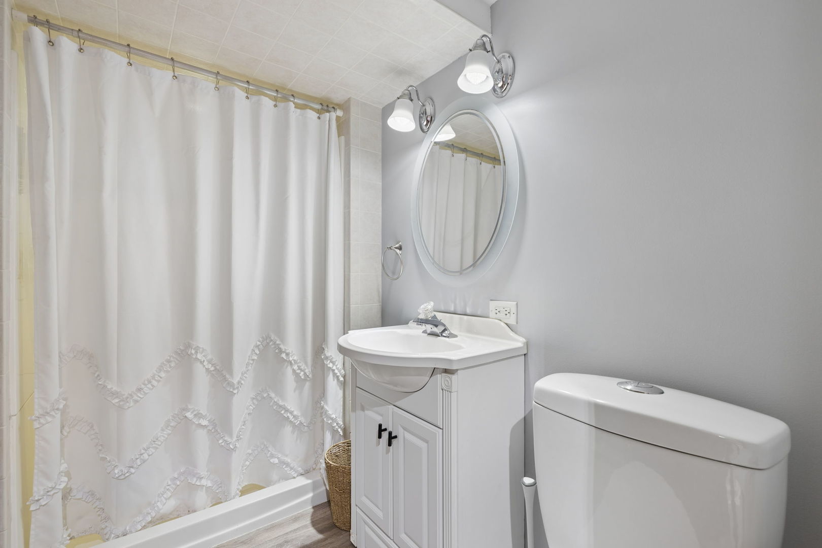 1035 Yamma Ridge New Lenox, IL 60451 - Photo 34 of 51 a bathroom with a sink a toilet and a mirror