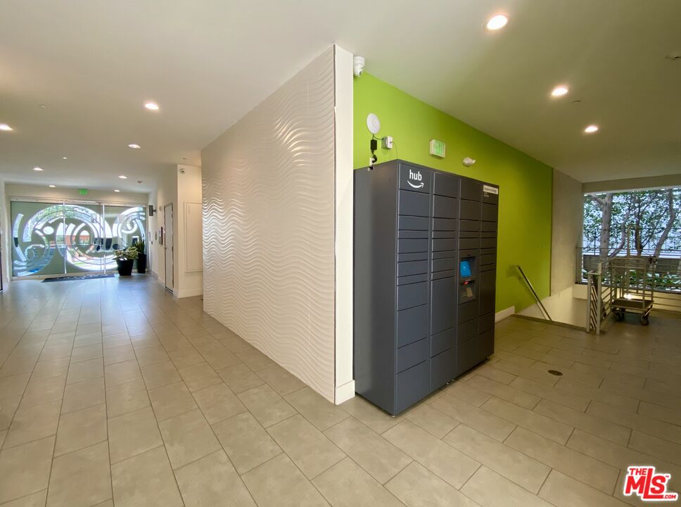 1232 North Kings Road, Unit 105 West Hollywood, CA 90069 - Photo 16 of 22