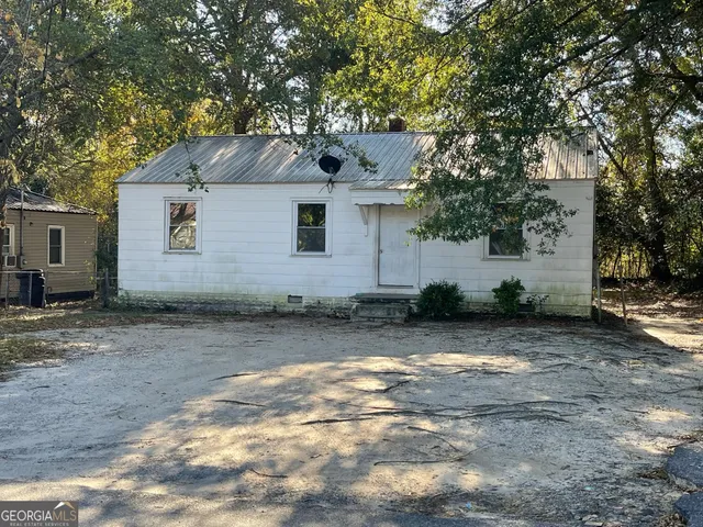 $950 | 210 8th Street, Dublin, GA 31021