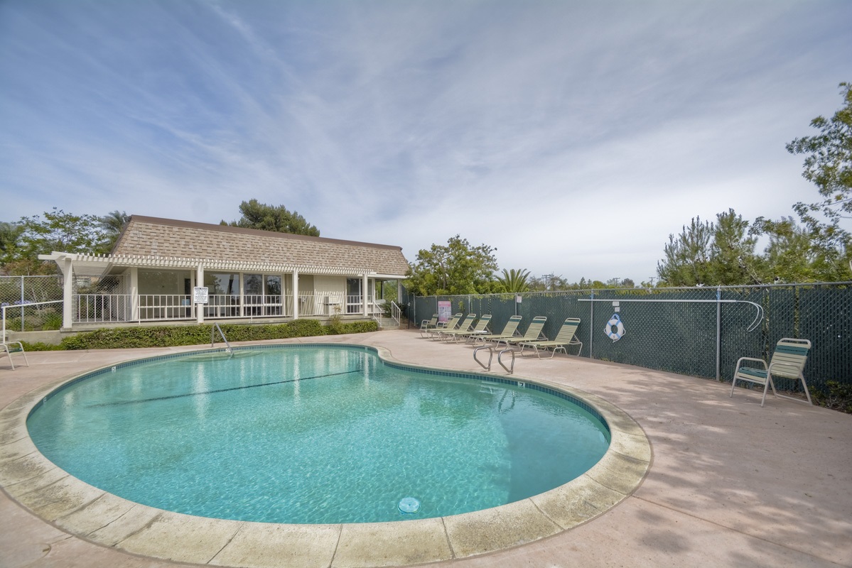 407 Requeza Street, Unit E12 Encinitas, CA 92024 - Photo 10 of 16 Gallery Image 10