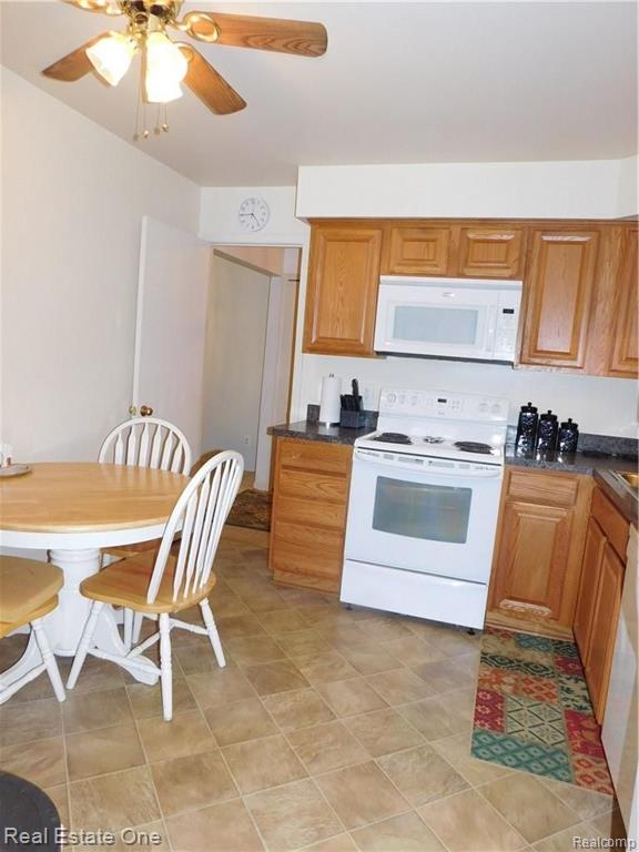 29656 Middlebelt Road, Unit 26 Farmington Hills, MI 48334 - Photo 15 of 39