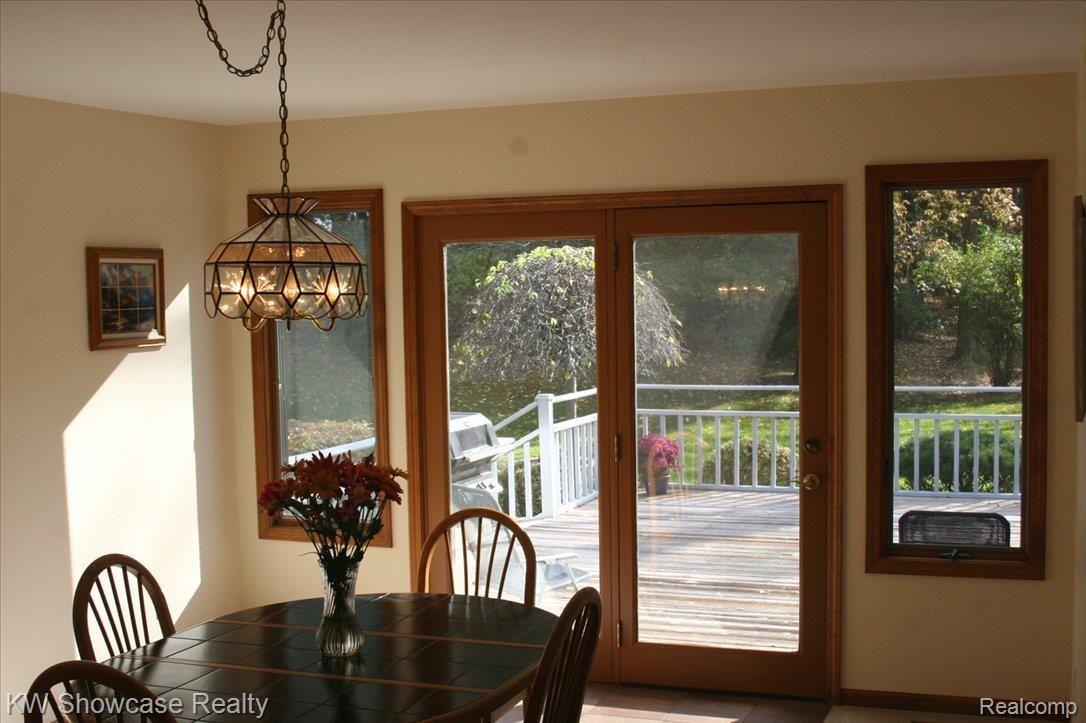 1133 Pine Ridge Road Milford, MI 48380 - Photo 13 of 18 Dining
