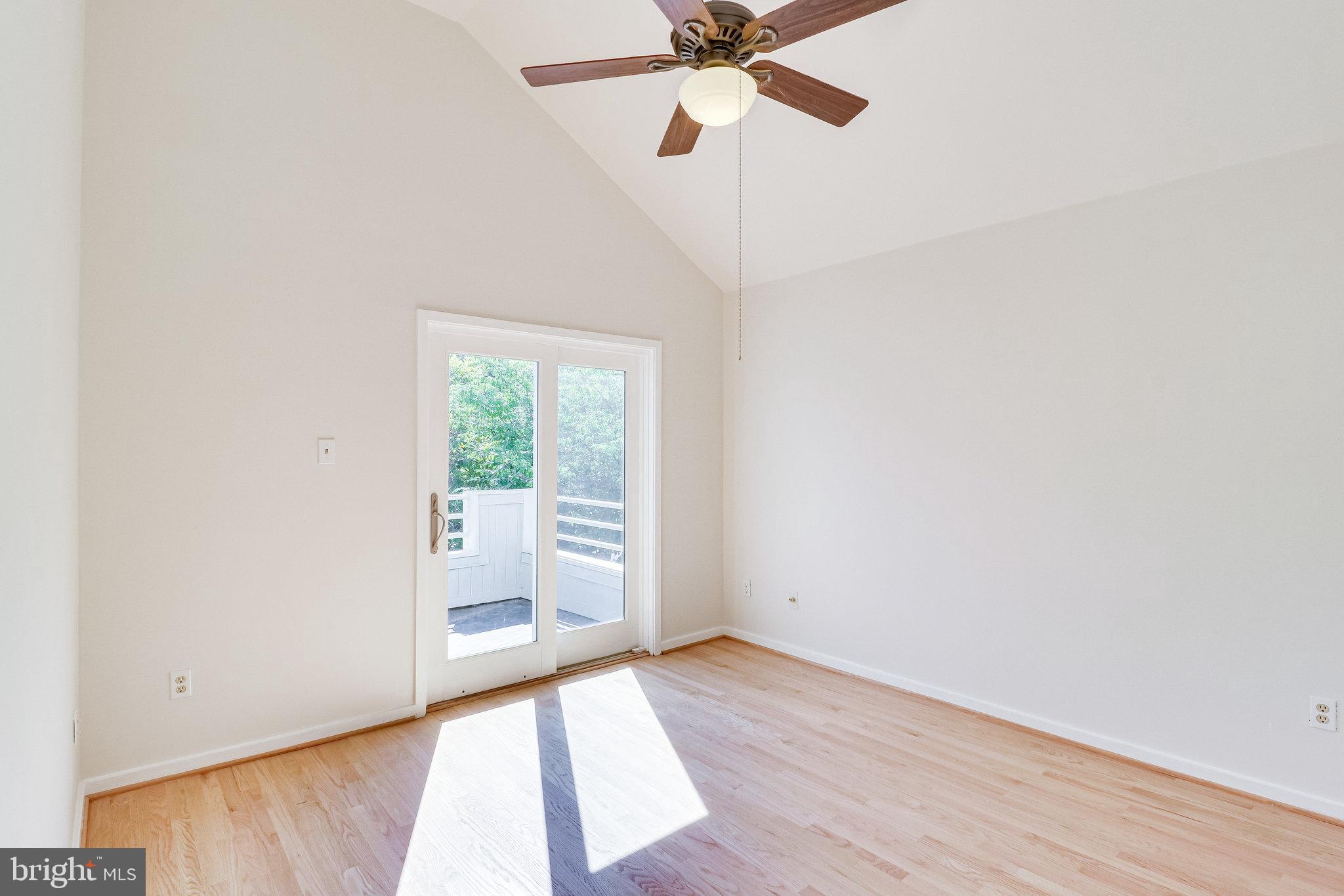 2044 Beacon Place Reston, VA 20191 - Photo 38 of 67