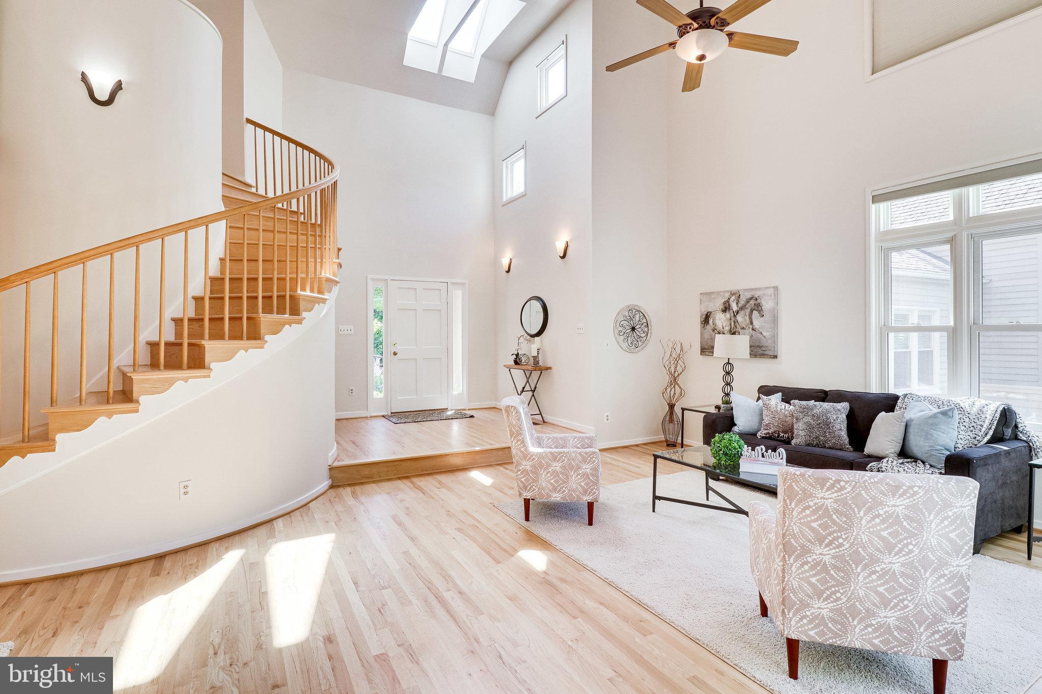 2044 Beacon Place Reston, VA 20191 - Photo 5 of 67