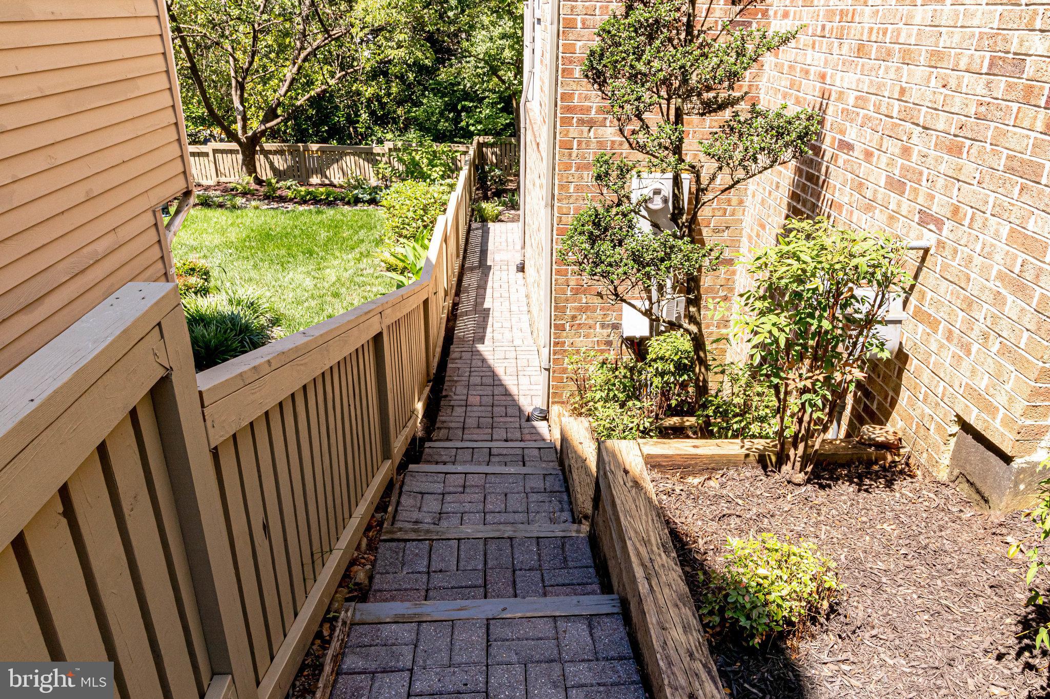 2044 Beacon Place Reston, VA 20191 - Photo 54 of 67
