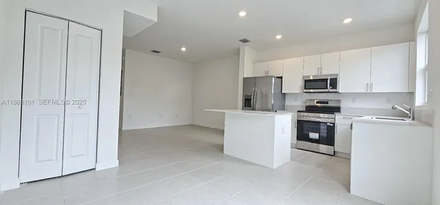 $2,350 | 15620 Southwest 277th Terrace, Unit 15620, Homestead, FL 33032