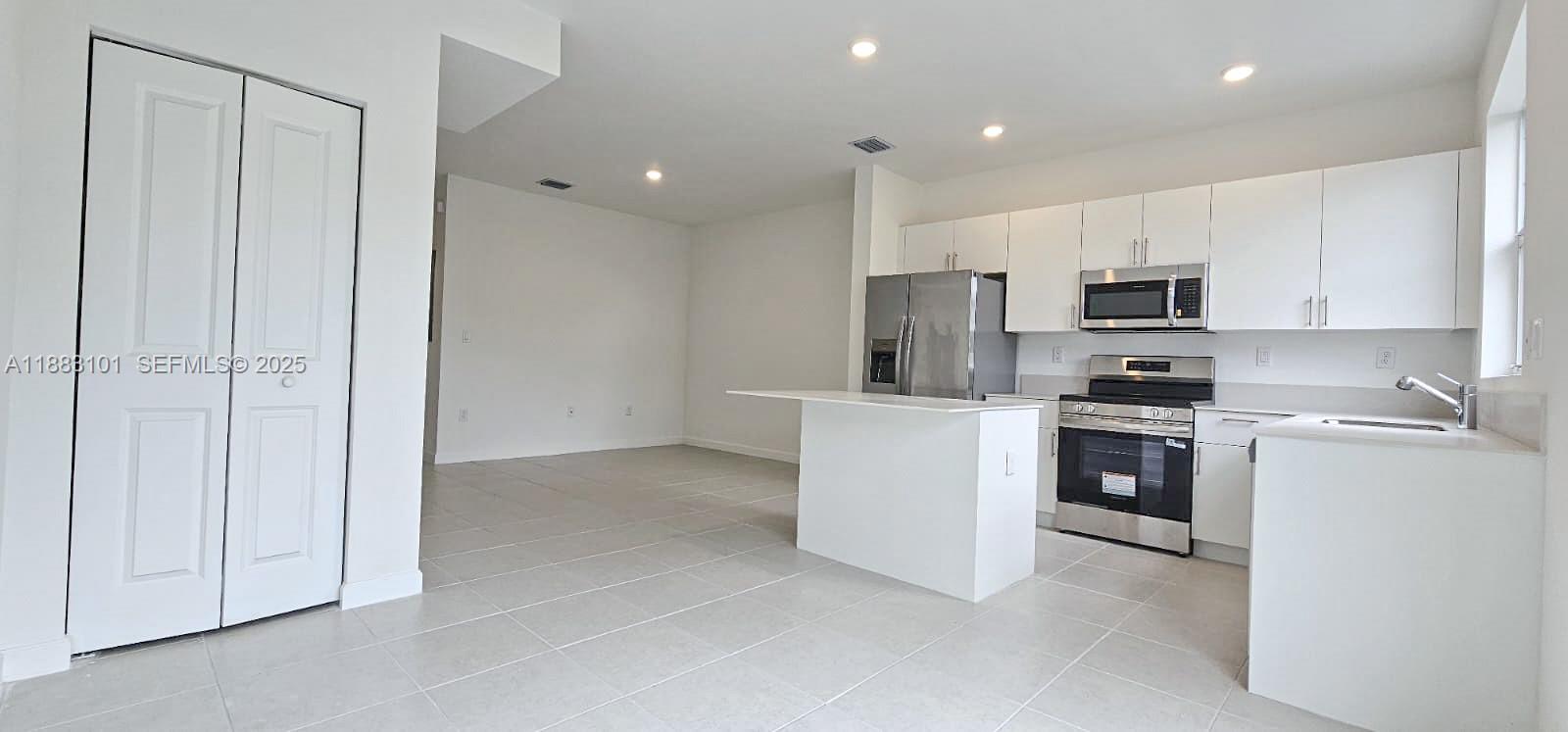 15620 Southwest 277th Terrace, Unit 15620 Homestead, FL 33032 - Photo 7 of 22