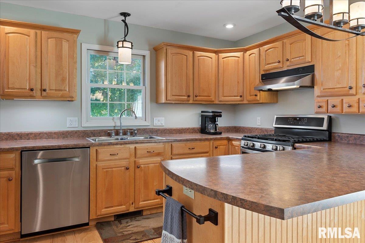 1224 Old Crows Way Springfield, IL 62712 - Photo 11 of 32