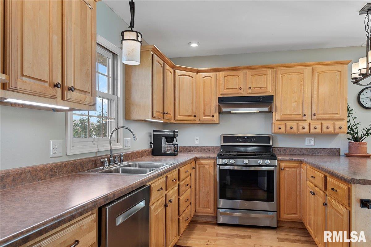 1224 Old Crows Way Springfield, IL 62712 - Photo 12 of 32