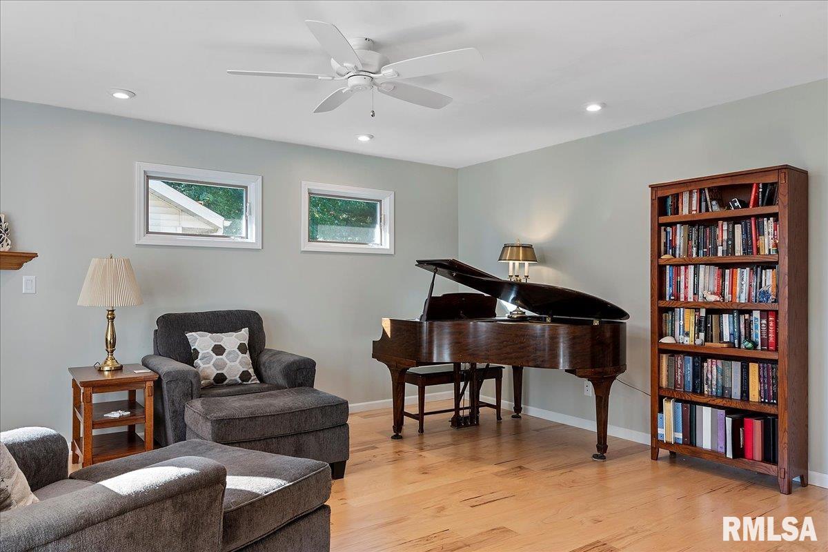 1224 Old Crows Way Springfield, IL 62712 - Photo 13 of 32