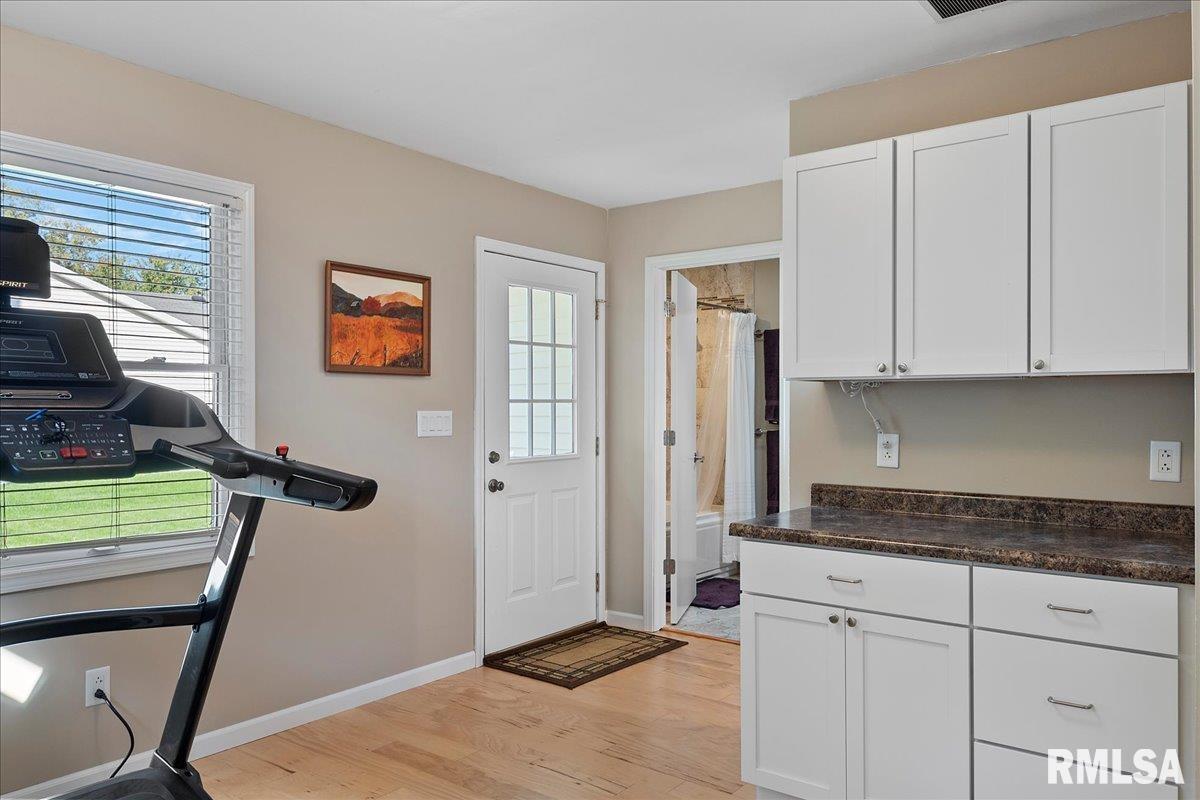 1224 Old Crows Way Springfield, IL 62712 - Photo 18 of 32