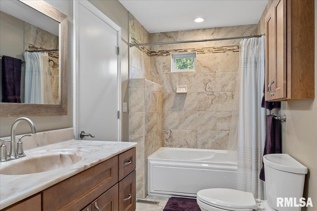 1224 Old Crows Way Springfield, IL 62712 - Photo 24 of 32