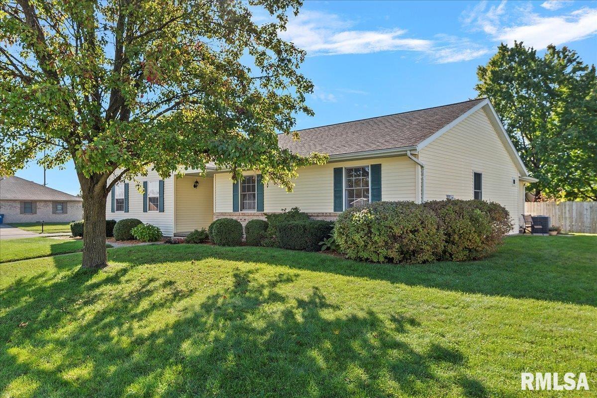 1224 Old Crows Way Springfield, IL 62712 - Photo 3 of 32