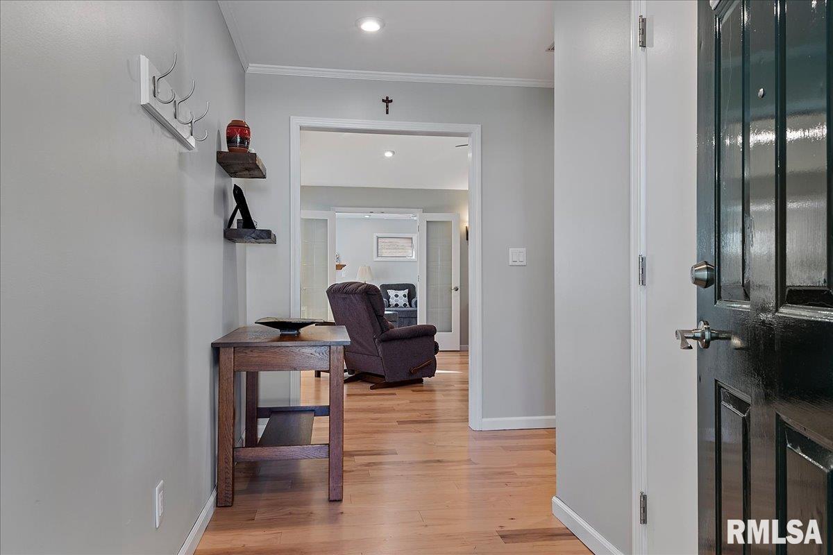 1224 Old Crows Way Springfield, IL 62712 - Photo 4 of 32