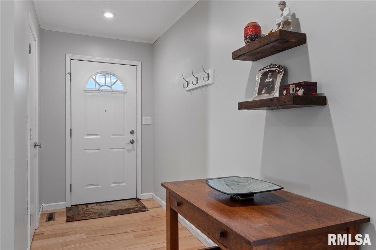 1224 Old Crows Way Springfield, IL 62712 - Photo 5 of 32