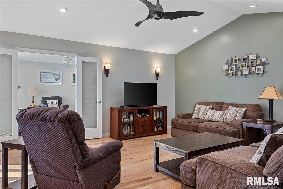 1224 Old Crows Way Springfield, IL 62712 - Photo 6 of 32