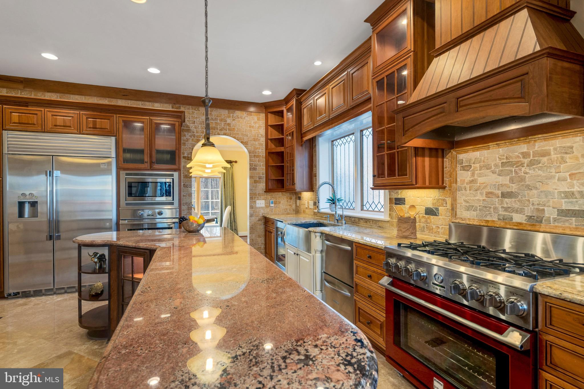 5508 North Carlin Springs Road Arlington, VA 22203 - Photo 14 of 56 kitchen w/ high-end appliances