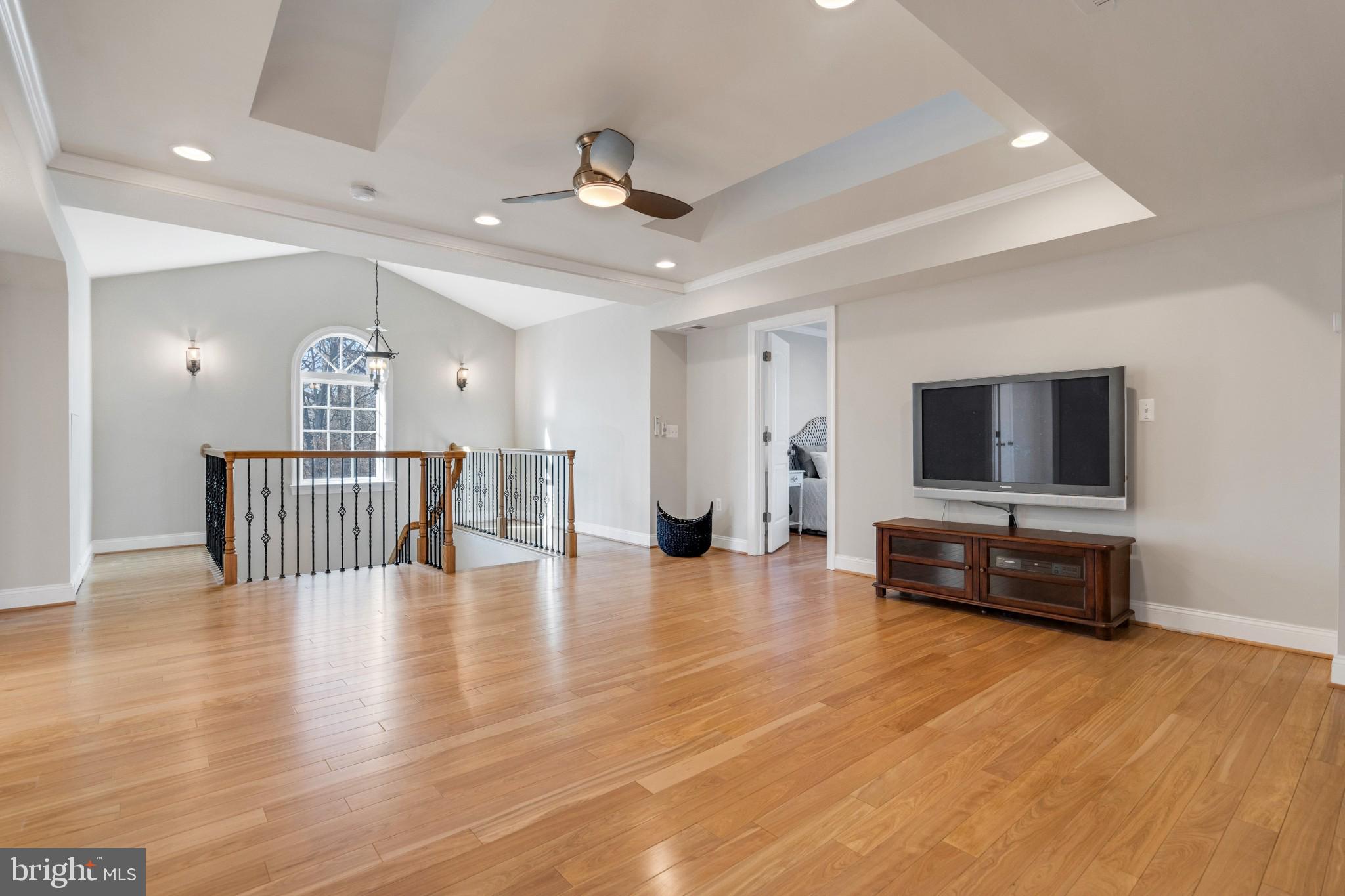 5508 North Carlin Springs Road Arlington, VA 22203 - Photo 33 of 56 Enormous family room
