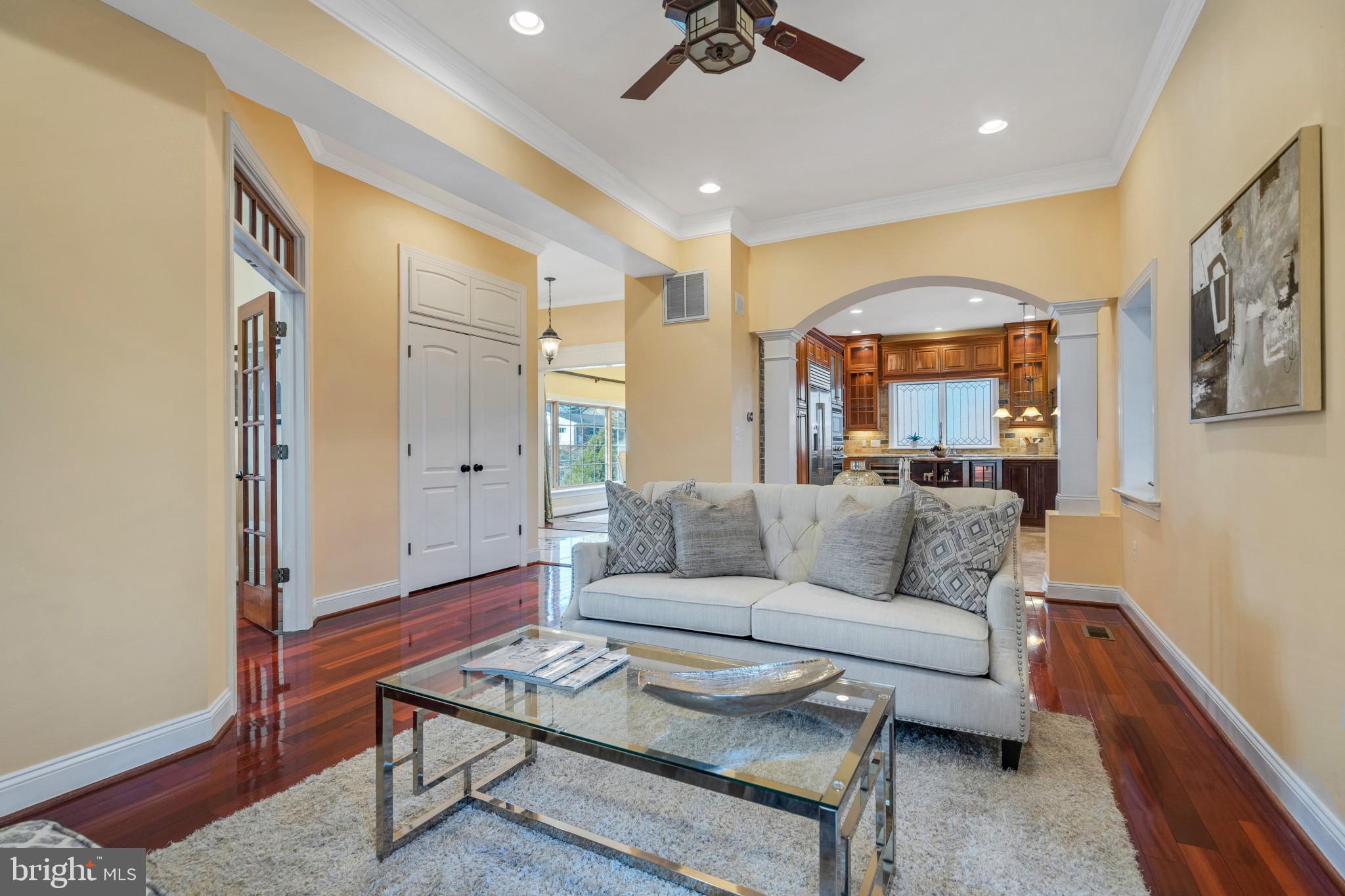 5508 North Carlin Springs Road Arlington, VA 22203 - Photo 6 of 56 living room