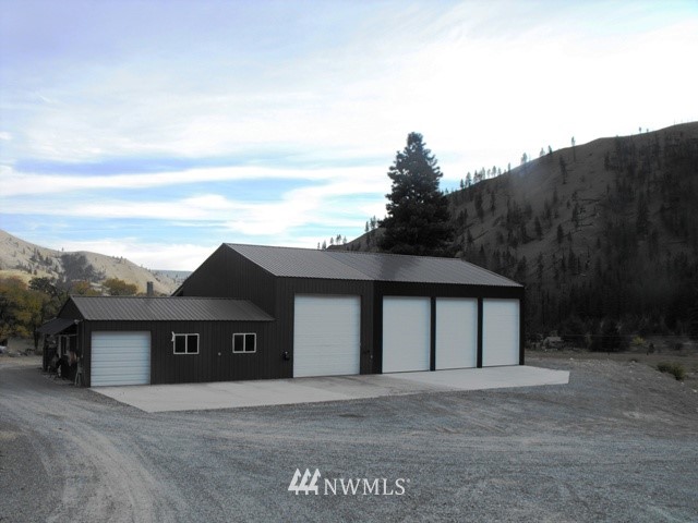 6303 Navarre Coulee Road Chelan, WA 98816 - Photo 3 of 13 Gallery Image 3