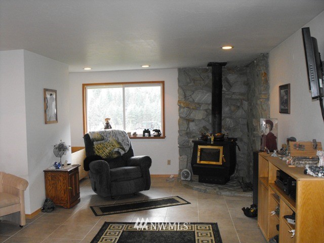 6303 Navarre Coulee Road Chelan, WA 98816 - Photo 7 of 13 Gallery Image 7