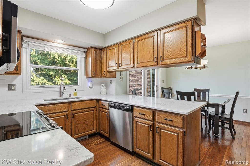 3260 Ravinewood Drive Commerce Township, MI 48382 - Photo 19 of 75 Gallery Image 19