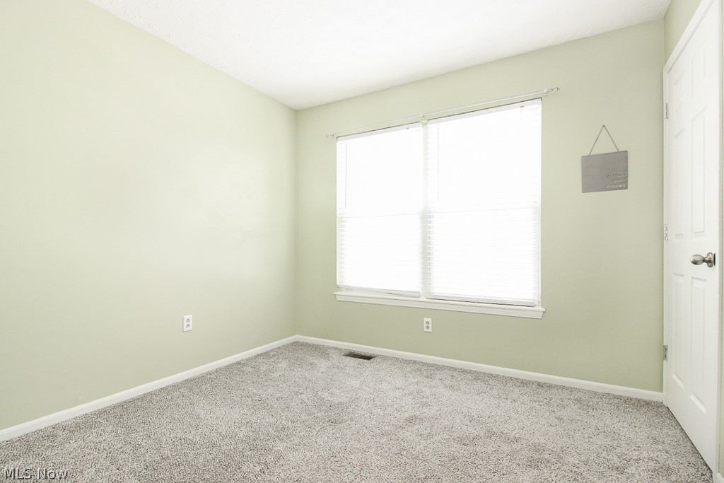 5660 Ridgeview Boulevard North Ridgeville, OH 44039 - Photo 13 of 26