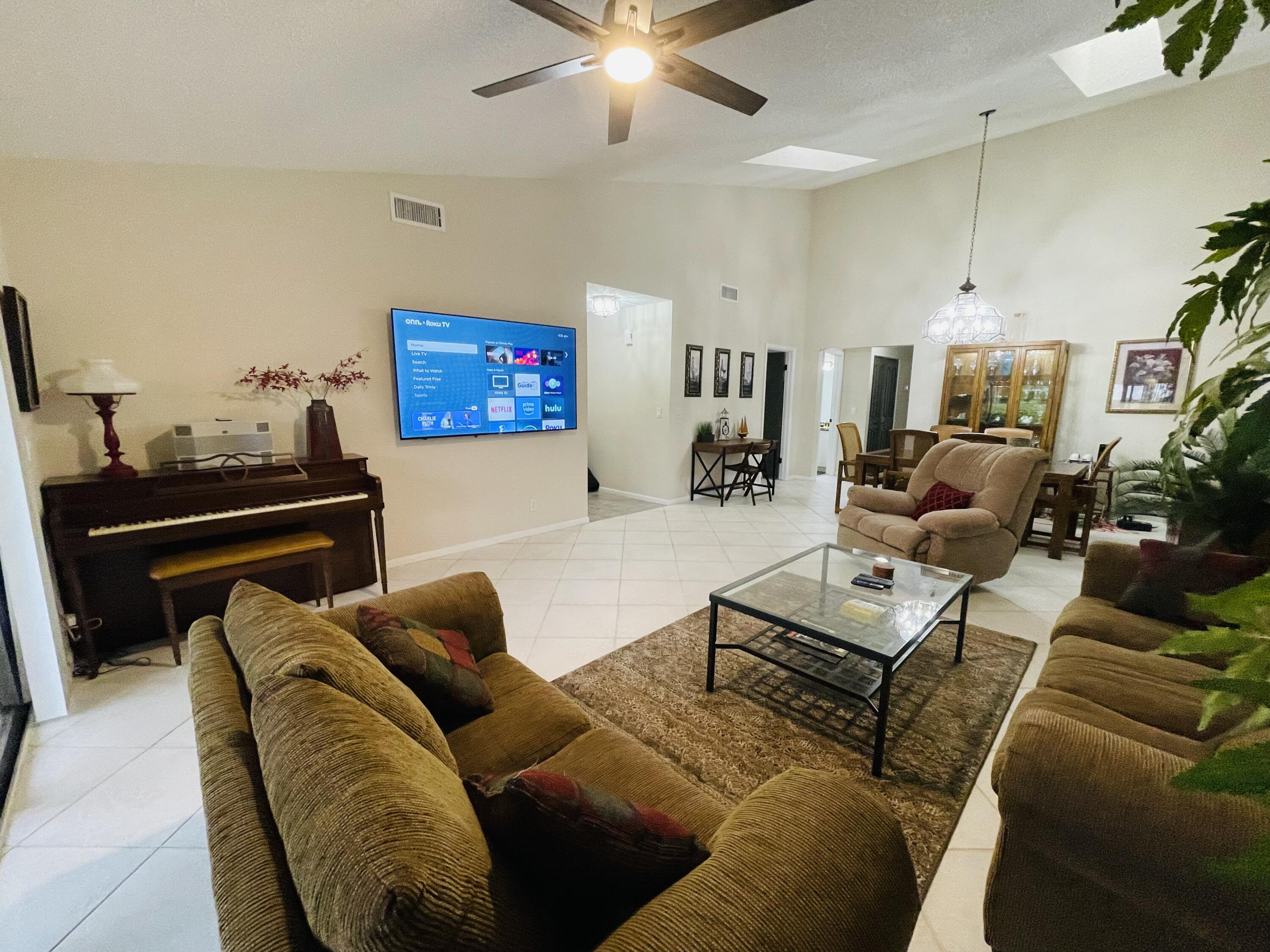 354 Southwest 28th Avenue Delray Beach, FL 33445 - Photo 3 of 54 IMG_0808