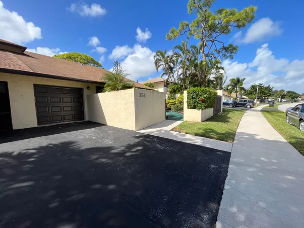 $5,850 | 354 Southwest 28th Avenue, Delray Beach, FL 33445